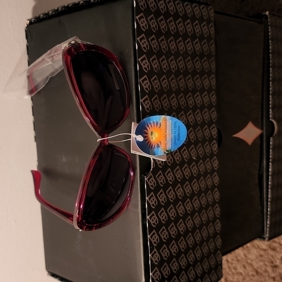 Designer sunglasses - Picture 8 of 10